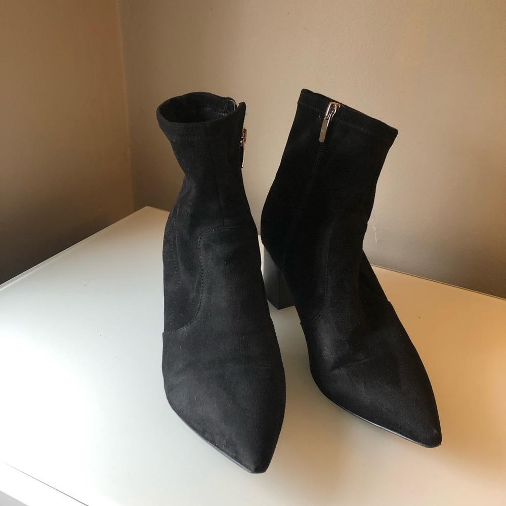 Marc Fisher soft ankle boots size 8.5